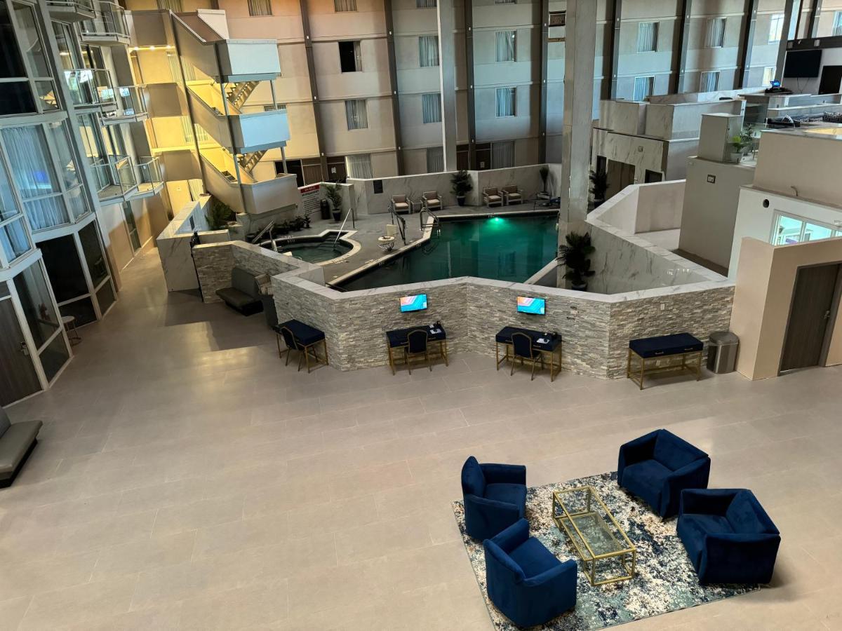 Hotel Ramada By Wyndham Dfw Airport